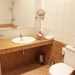 מלון Kendros 4*