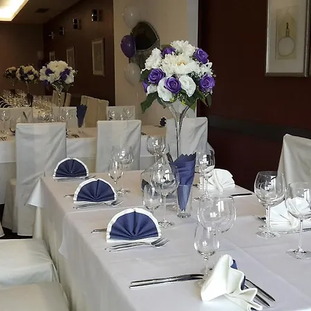 康多罗斯酒店 酒店